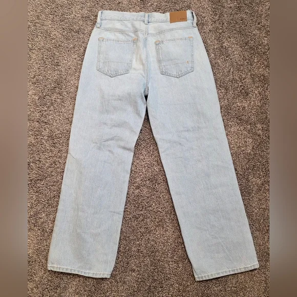 Aeropostale Lightwash Straight Leg High-rise Baggy Distressed Jeans Size 29/30 - Picture 2 of 5